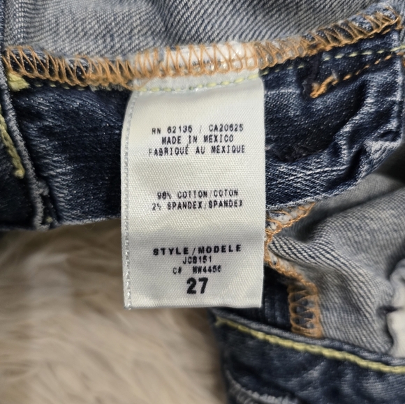 Guess Cuffed Mid Rise Capri Medium Wash Jeans Size 27 - Picture 3 of 10